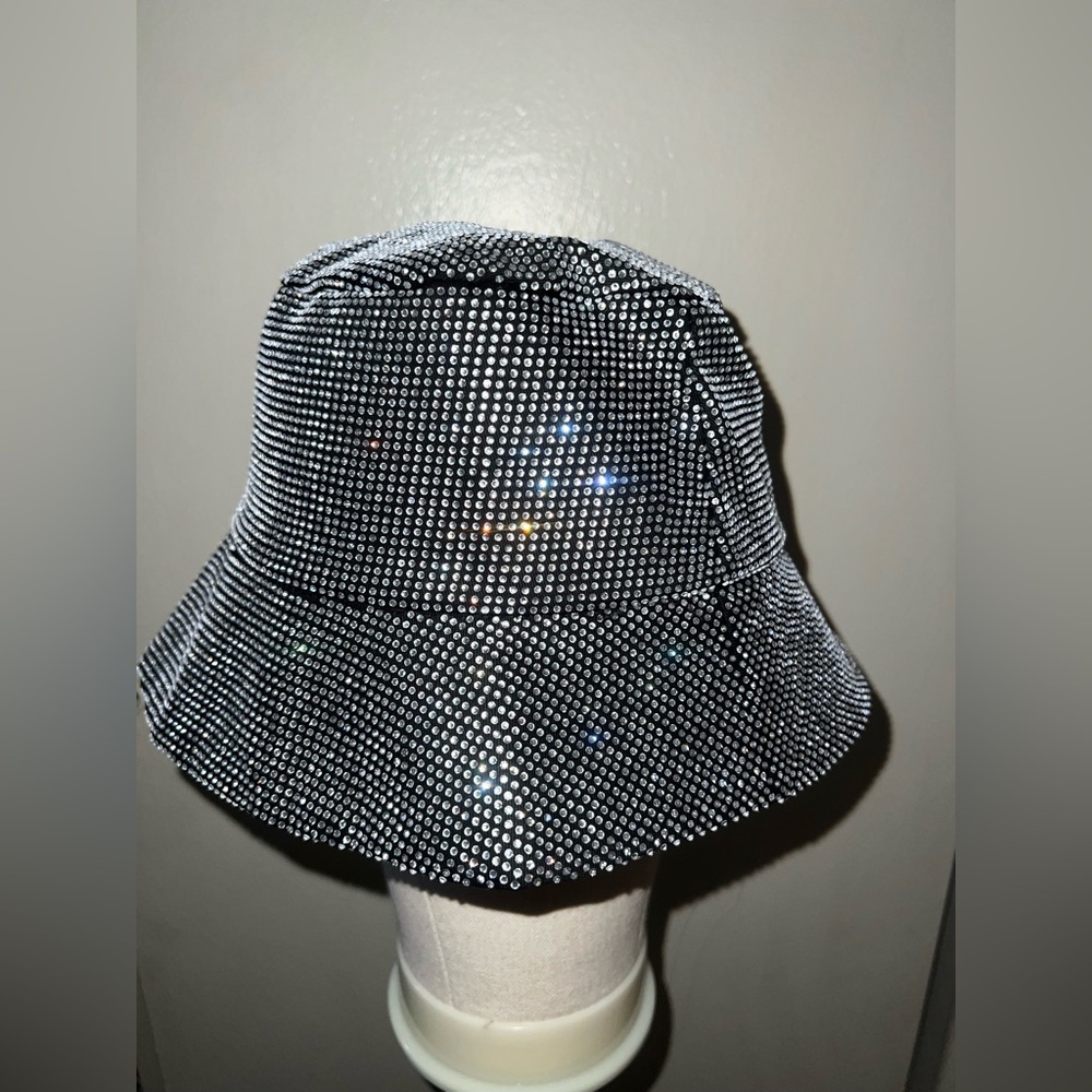 F21 Rhinestone Bucket Hat - NWT - Picture 5 of 7